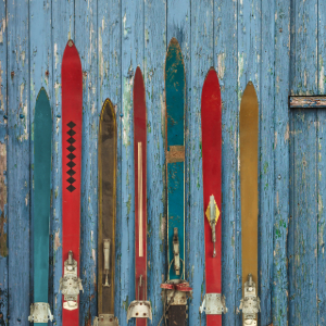 old skis on wall as decorations